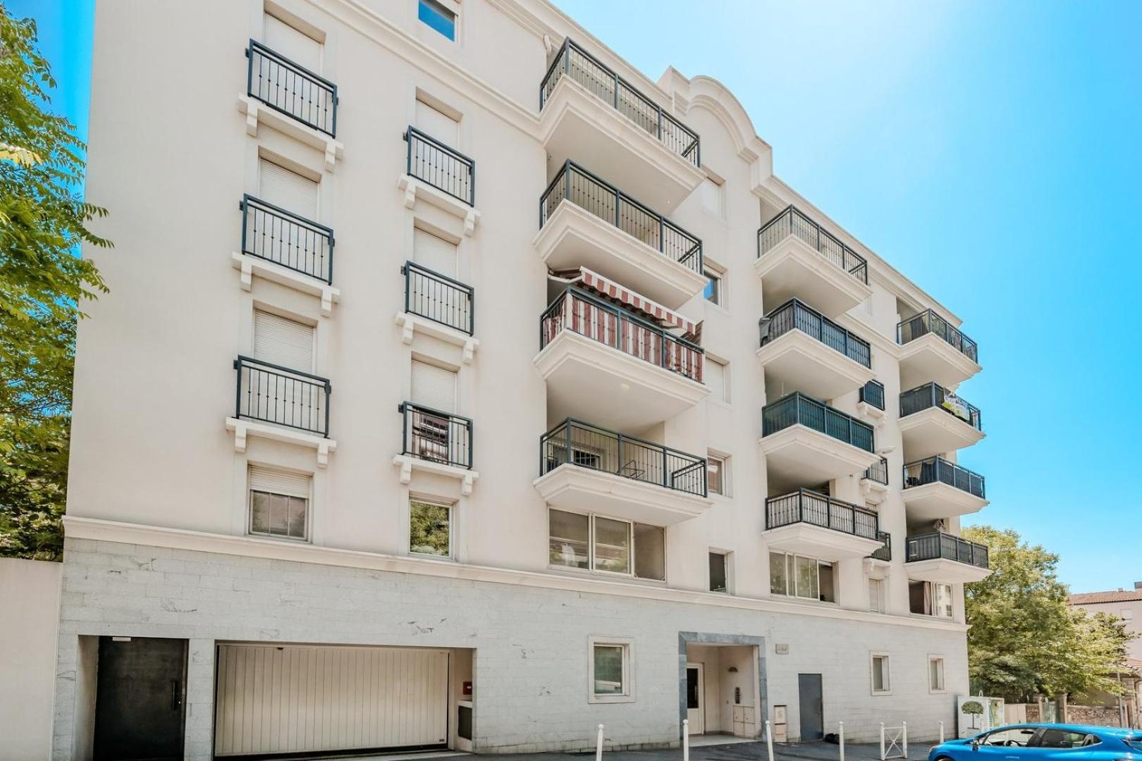 Ferienwohnung Le Neroli T2 Dernier Etage Avec Terrasse Et Garage Toulon Exterior foto