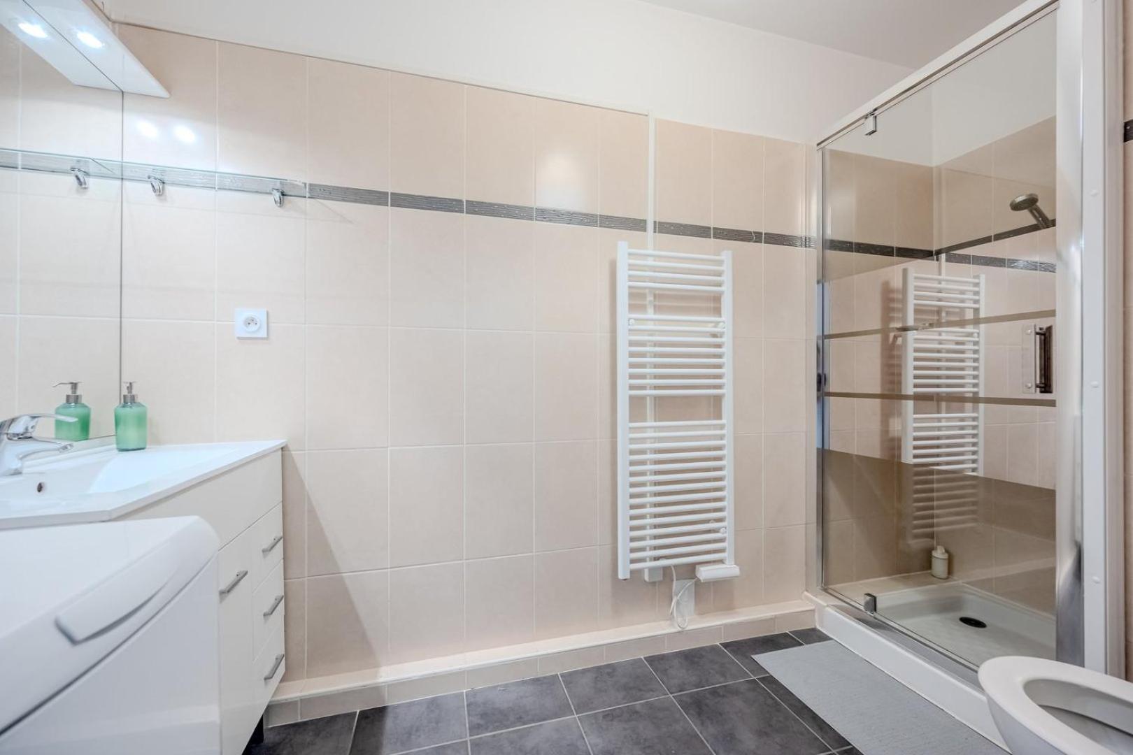 Ferienwohnung Le Neroli T2 Dernier Etage Avec Terrasse Et Garage Toulon Exterior foto